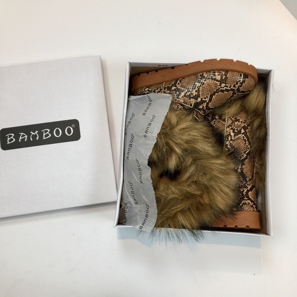 Bamboo Frozen Furry Python Print Lug Sole Boots - Picture 14 of 15